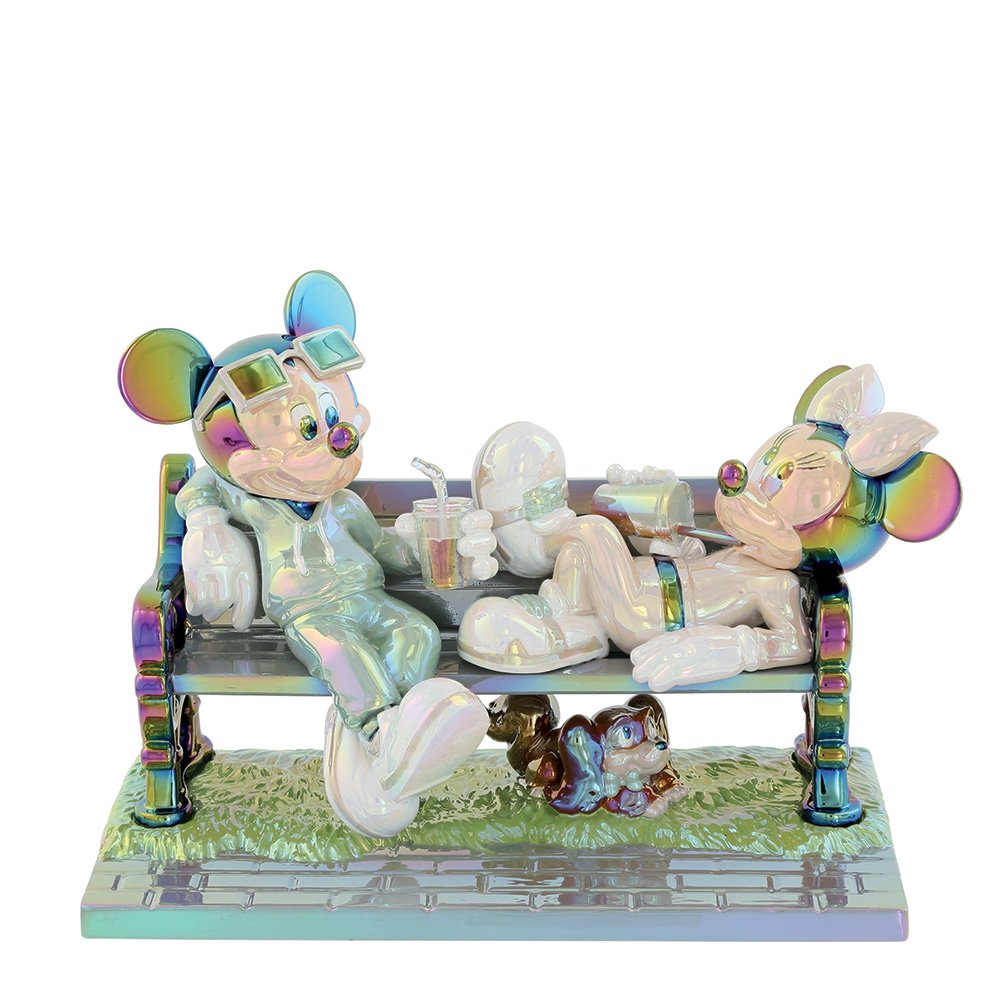 Games-Greetings-Disney-Showcase-Mickey-Minnie-Mouse-on-a-Bench